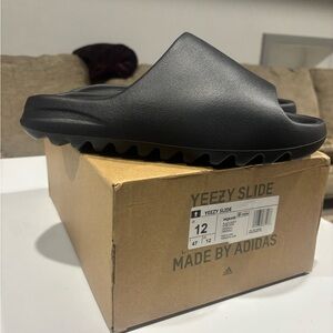 YEEZY slide- ONYX- men’s size 12